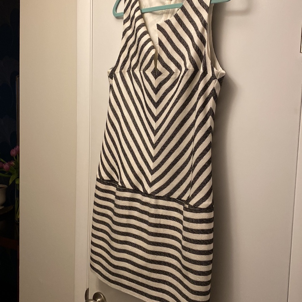 Trina Turk NWT modern dress. Black white with metallic silver threading.